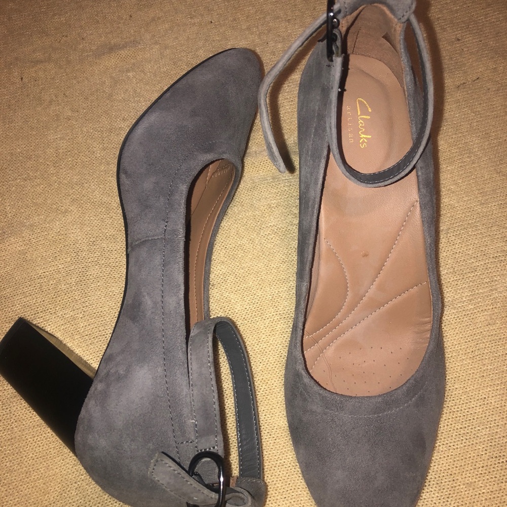 Clarks Women's Gray Heels